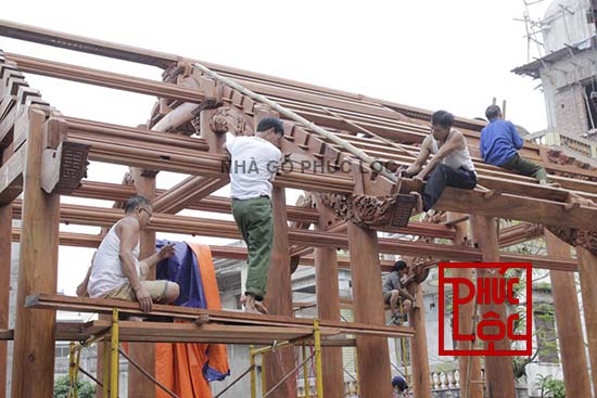 Lắp dựng nhà gỗ Lim Lào