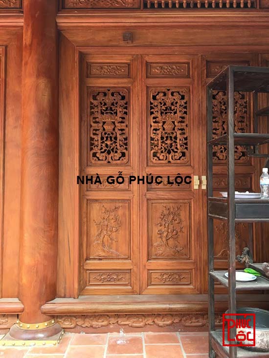 Các thiết kế hoa văn trên cửa bức bàn của nhà gỗ truyền thống