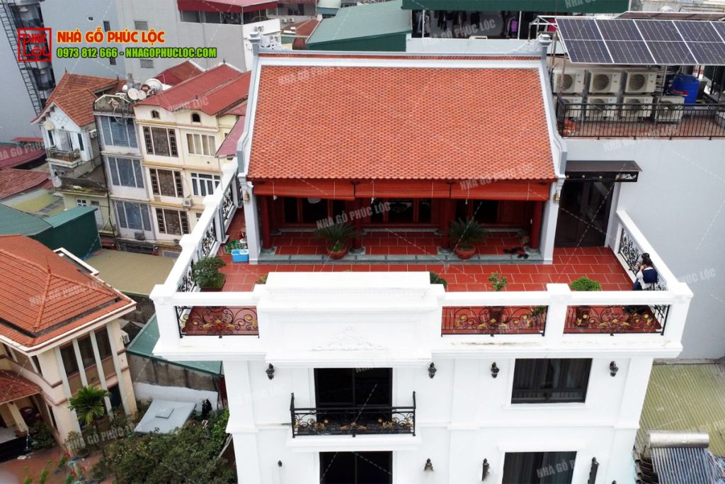 Nhà thờ xây trên tầng 3 của nhà hiện đại