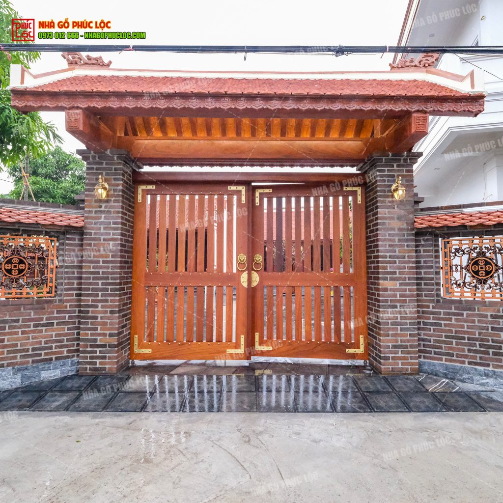 Chi tiết hoa văn cổng nhà thờ họ cổ truyền