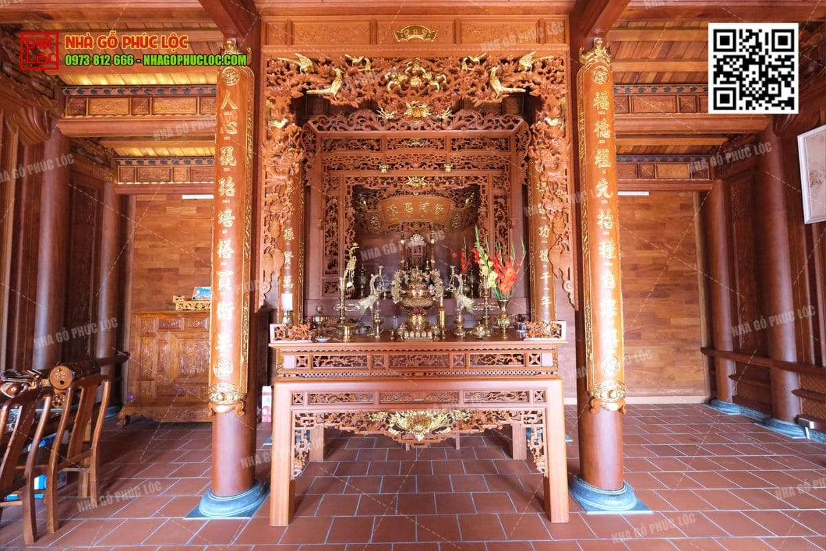 Nội thất đồ gỗ mộc mạc cho gian thờ