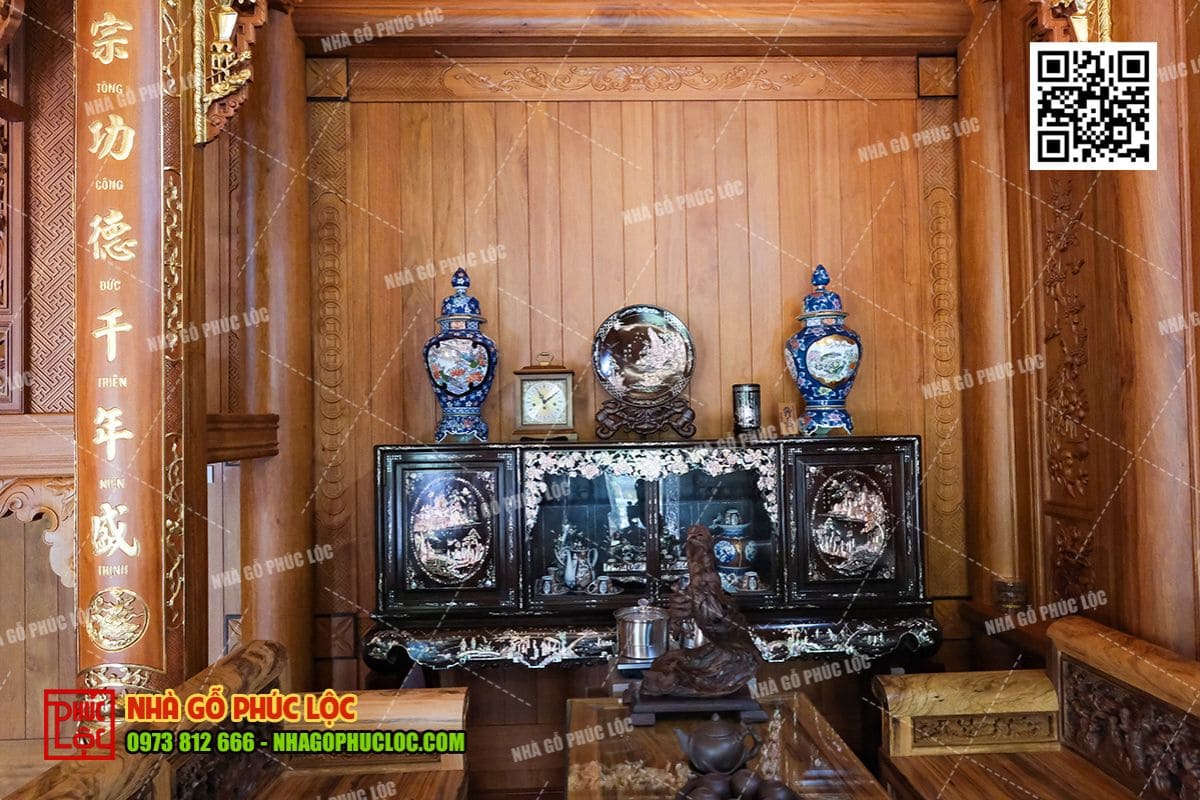 Nội thất đồ gỗ mộc mạc cho gian thờ