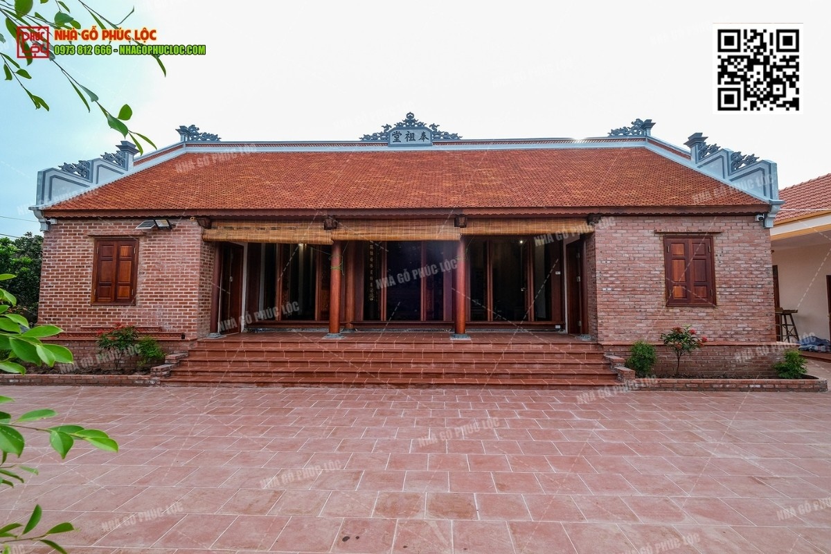 Vai trò của sân gạch đỏ trong không gian nhà gỗ