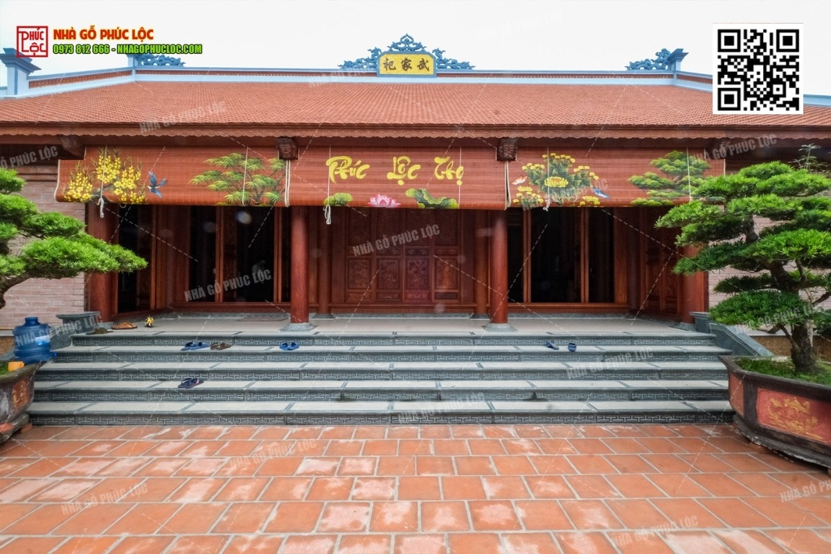 Vai trò của sân gạch đỏ trong không gian nhà gỗ