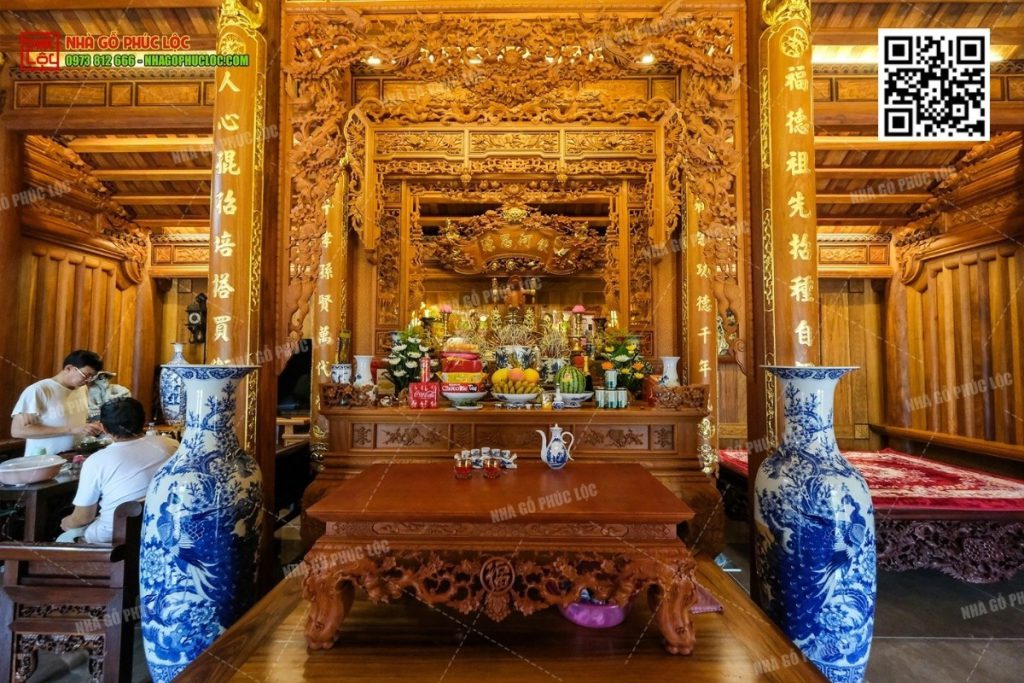 Ý nghĩa của bàn thờ gia tiên trong phong thủy nhà gỗ